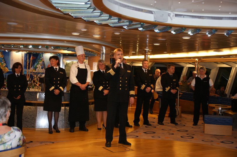 MS Fram kaptein og crew