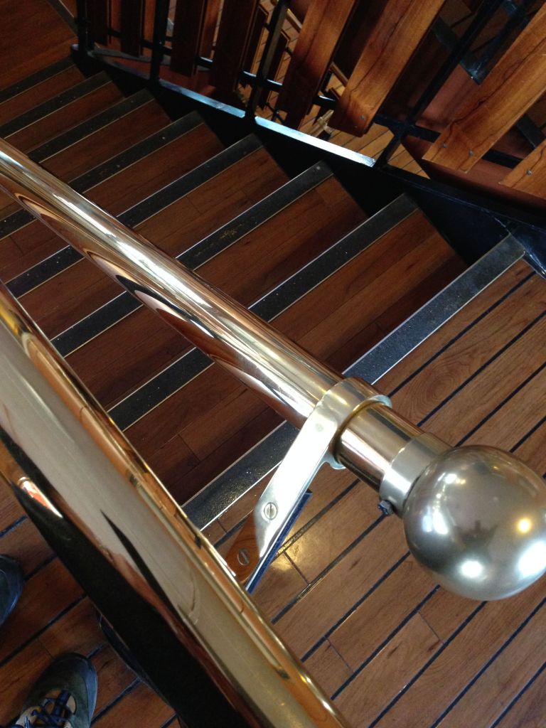 Vakkert messinggelender