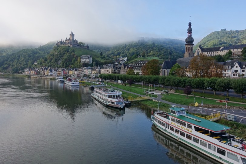 Cochem cruisebåter på rekke